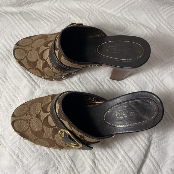 Coach Willow Signature Monogram Mule Clogs - Picture 2 of 11